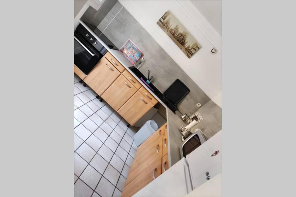 Appt En Bas De Villa, Petit Exterieur, 1 Place De Parking Cuers Εξωτερικό φωτογραφία